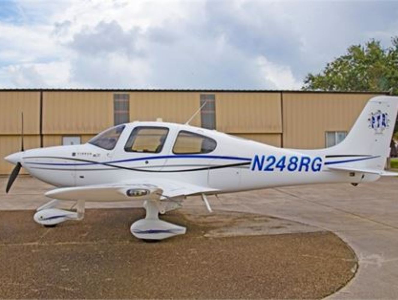 cirrus sr22t n22ab